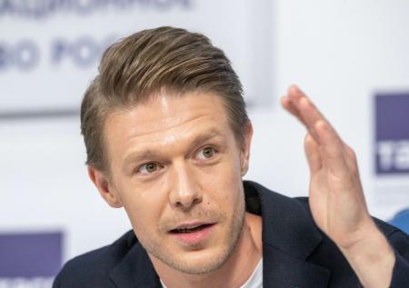 «Не продавал я кроссовки»: сын Ефремова отверг обвинения в обмане