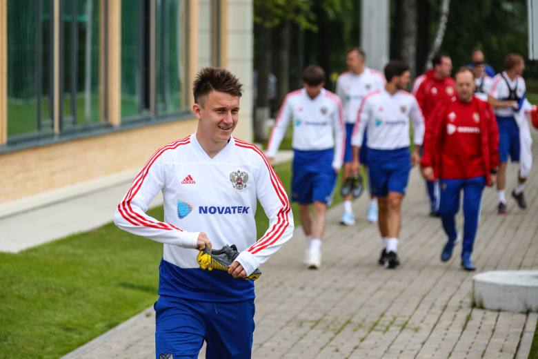 Александр Головин