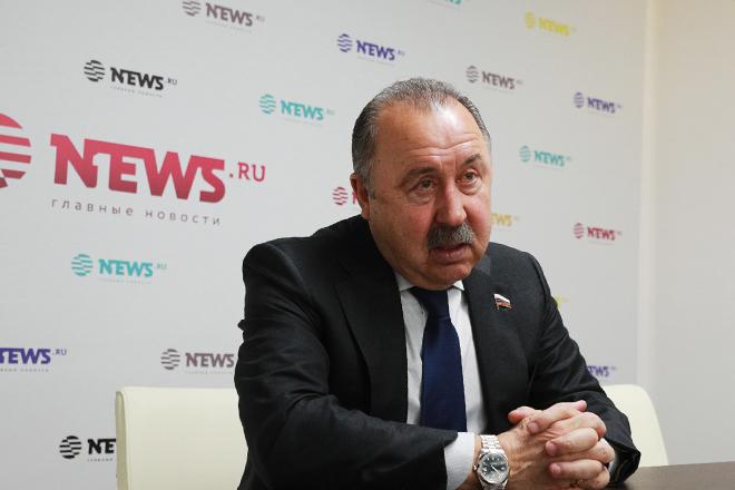 Валерий Газзаев