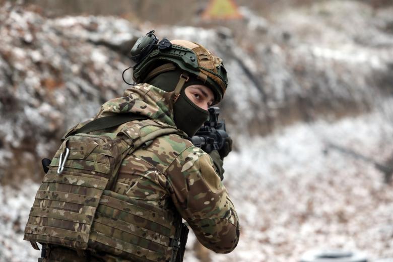 Солдат ВСУ в зоне боевых действий