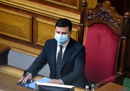 Зеленский подписал закон о продлении особого статуса Донбасса