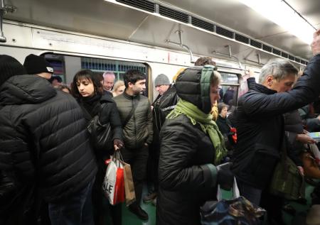 Пассажиры столичного метро вытолкали из вагона «справедливого» дебошира