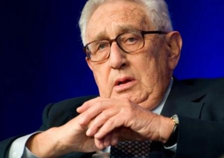 Киссинджер призвал не затягивать с окончанием конфлита на Украине