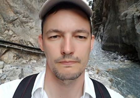Экс-священник пожаловался на преследование за нетрадиционную ориентацию