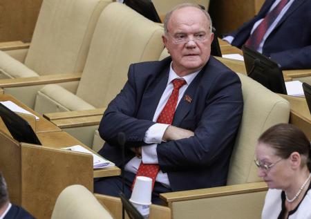 Зюганов назвал причину отказа КПРФ от бойкота голосования по поправкам 