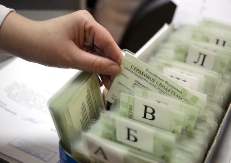 Россиянам рассказали, почему от аферистов нужно «беречь» СНИЛС