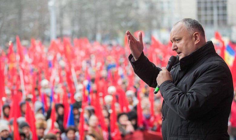 Президент Игорь Додон на митинге