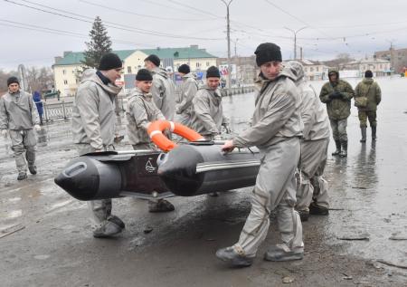 В Бурятии из-за паводка подтопило жилые дома, людей эвакуировали