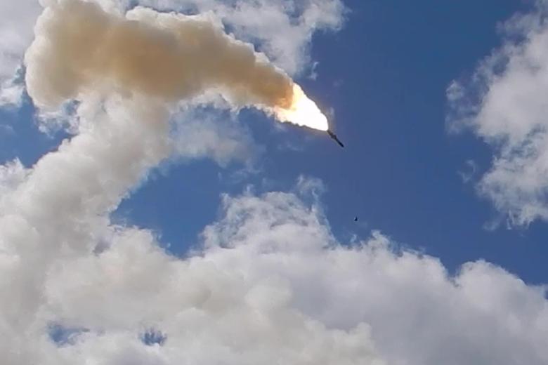Нанесение удара с берегового ракетного комплекса «Бастион» по инфраструктуре украинской армии