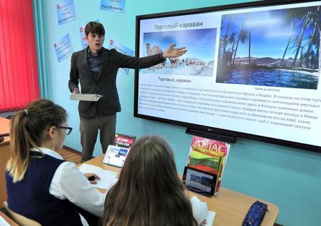 Котюков рассказал о переподготовке преподавателей