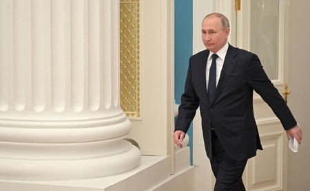 Полковник ФСБ объяснил, почему Путин победит Маска в дуэли