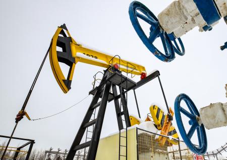 Стоимость российской нефти упала ниже потолка цен