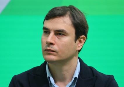 «Такая точка бифуркации. Смотрим не в будущее, а почему-то в прошлое»
