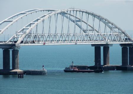 В Крыму заявили, что Киев угрожает уничтожить мост «по графику» из США