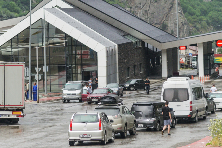 Контрольно-пропускной пункт «Казбеги» на Военно-Грузинской дороге