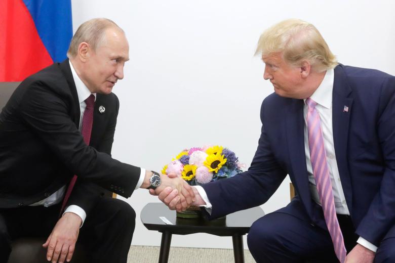 Президент РФ Владимир Путин с президентом США Дональдом Трампом