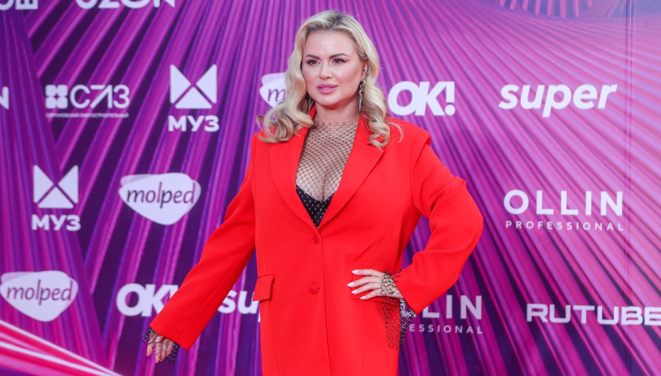 Составлен список артистов, наградам и званиям которых возмутились коллеги