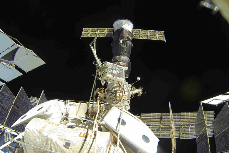 Корабль «Прогресс», пристыковавшийся к МКС