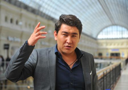 Комик ТНТ Азамат Мусагалиев озвучил лучшую шутку о себе