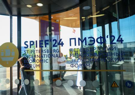 Петербург предложили ремонтировать за счет участников ПМЭФ