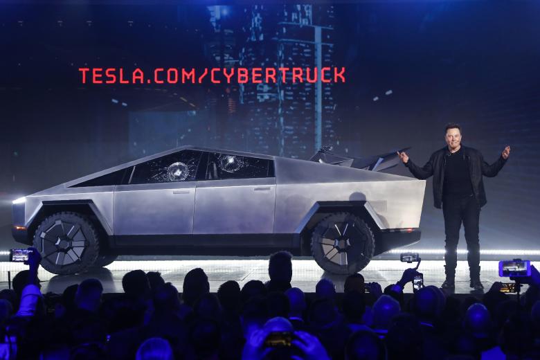 Илон Маск и Tesla Cybertruck