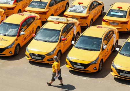 Назван средний чек на заказ такси в 2023 году