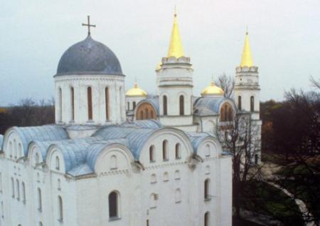 Радикалы захватили церковь на Украине
