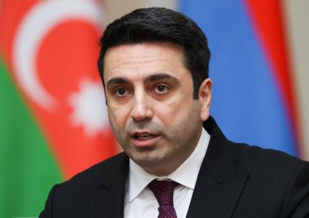 Армения отказалась от работы в трехстороннем формате
