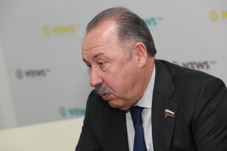 Валерий Газзаев