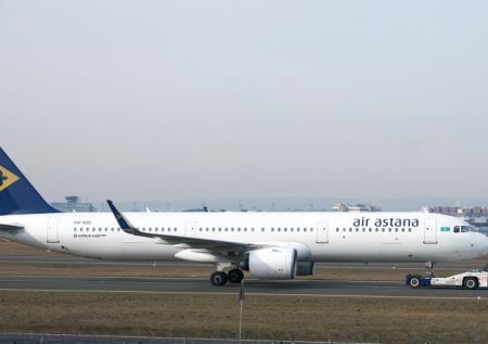 Самолёт Air Astana совершил вынужденную посадку в Шереметьево
