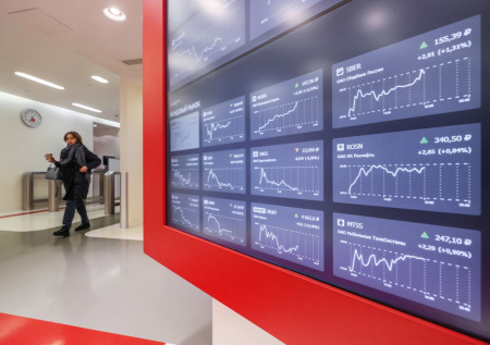 Цена нефти Brent поднялась выше $101 впервые с 13 апреля