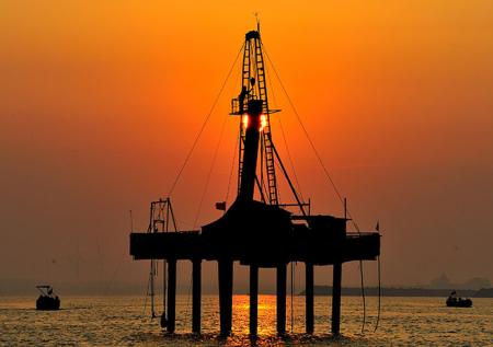 На рынке нефти предложение превысило спрос