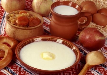 Врачи назвали манную кашу «настоящей калорийной бомбой»