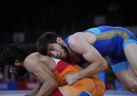 Российский борец Угуев стал олимпийским чемпионом в наилегчайшем весе