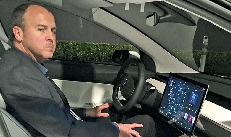 Бывший вице-президент по инженерной работе Tesla Даг Филд