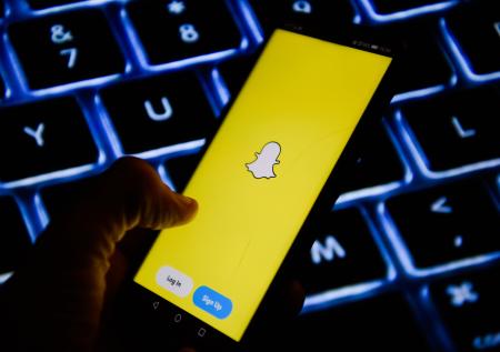 Сотрудники Snapchat шпионили за пользователями