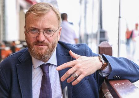 «Осознает свою жалкую женоподобность»: Милонов высмеял Джонсона