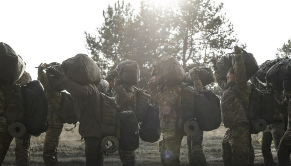 Прохожие в Харькове отбили мужчину у военкомов