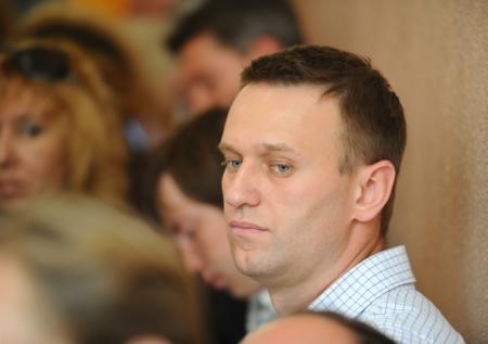 Общественная палата объяснила фривольное поведение Навального в суде