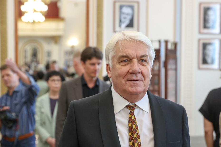 Актер Юрий Шлыков