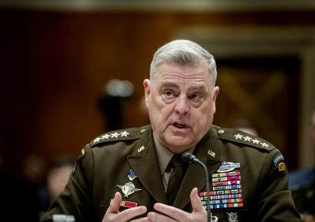 Песков отреагировал на призывы генерала США «резать глотки русским»
