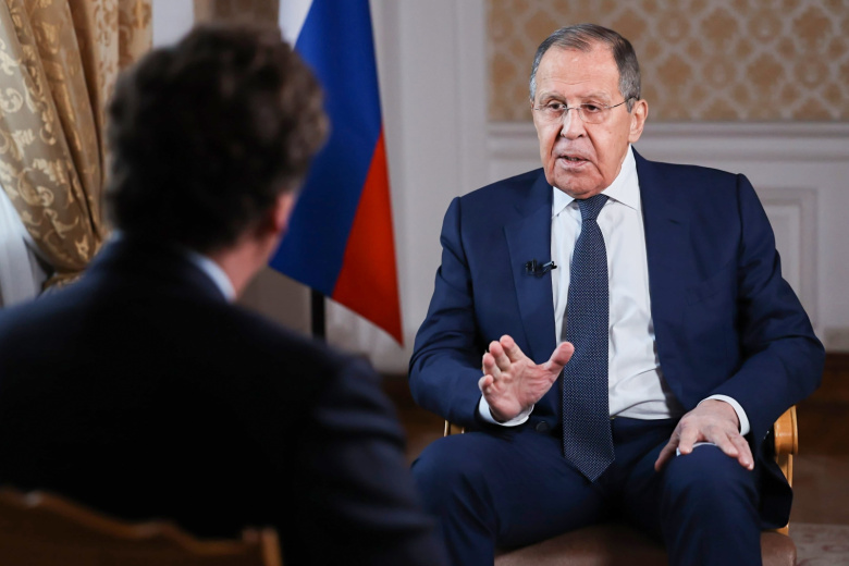 Сергей Лавров во время интервью американскому журналисту Такеру Карлсону