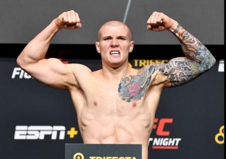 Веттори победил Херманссона в главном бою турнира UFC в Лас-Вегасе