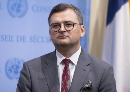 Кулеба заявил, что Киев получит дальнобойные ракеты ATACMS