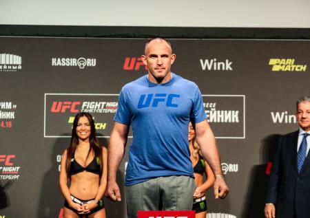 Алексей Олейник не выступит на турнире UFC 270