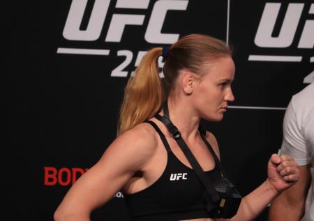 Валентина Шевченко защитила титул чемпионки UFC с травмой