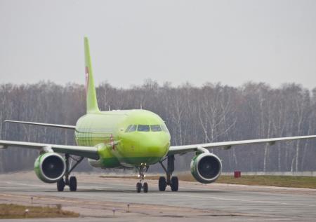 Лайнер А321 сел в Тюмени из-за отказа двигателя