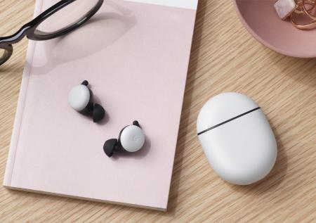 Google показала новые беспроводные наушники Pixel Buds