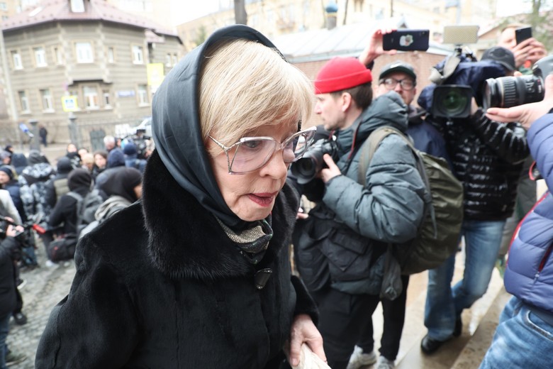 Вера Алентова