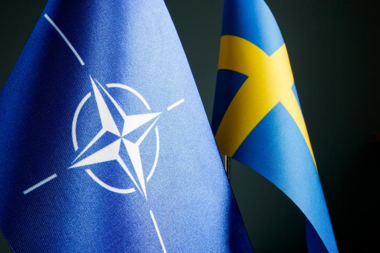 Флаги Швеции и НАТО